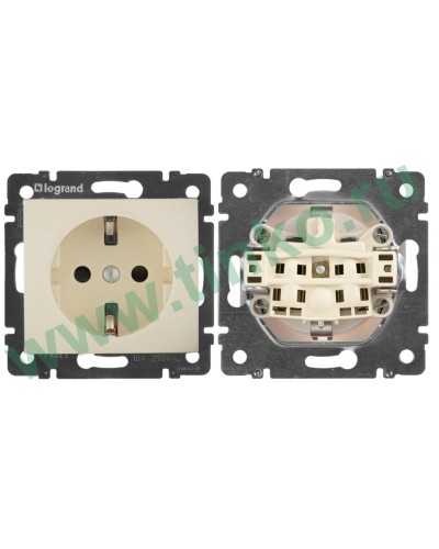 Розетка Valena 2К+3 с защитными шторками, на винтах 16А 250В, слоновая кость (774321). Розетка. LegranD в Ярославле