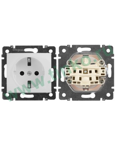 Розетка Valena 2К+3 10/16А, белый (774420). Розетка. LegranD в Ярославле